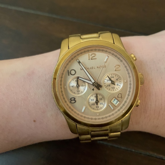 Watch - Picture 2 of 4